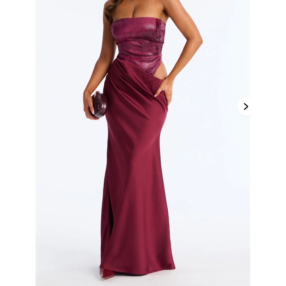 Fashion Nova Women Burgundy Snakeskin Bodice Satin Maxi Gown Medium